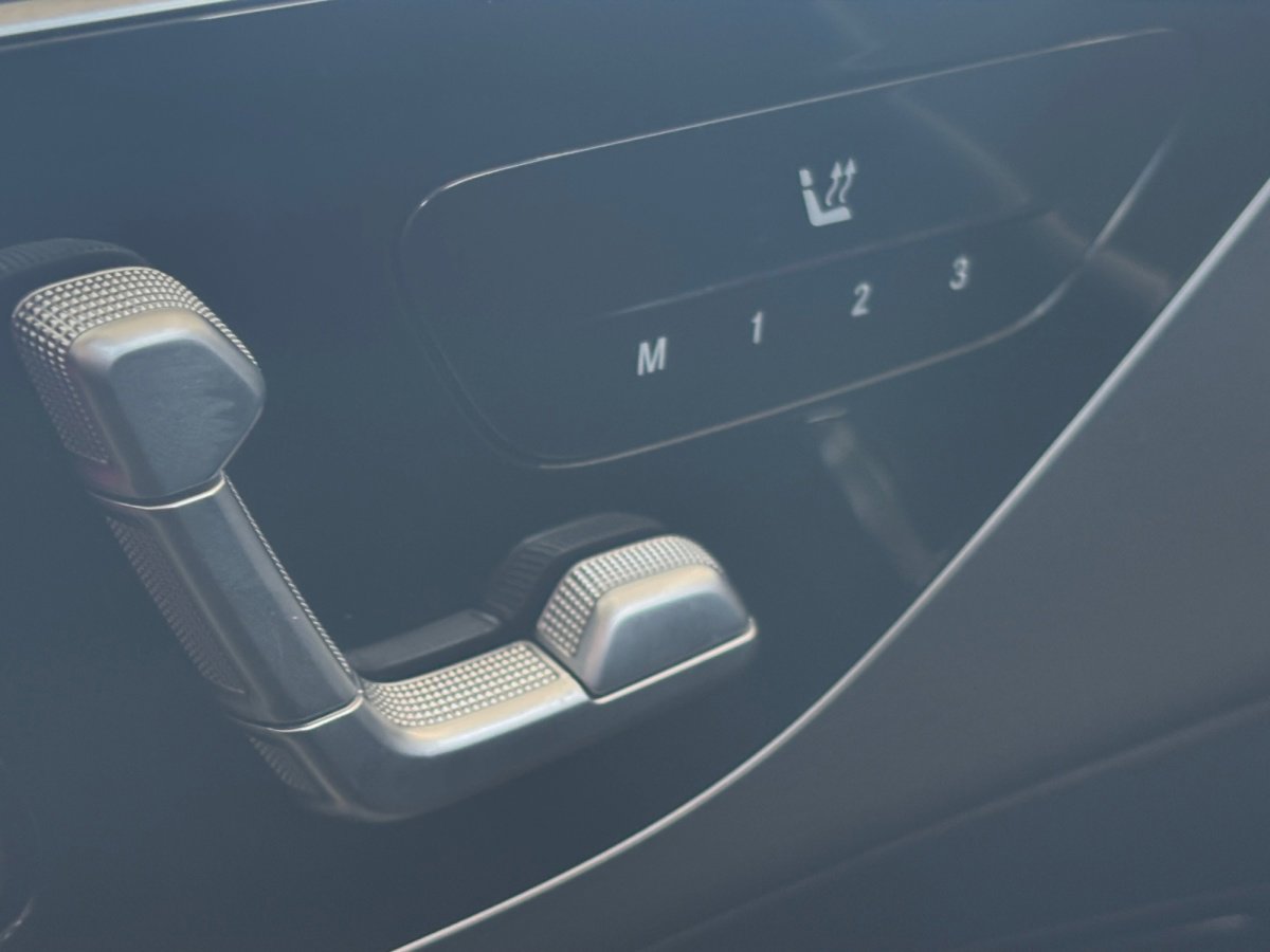 Used 2024 Mercedes-Benz GLC 300 image 34