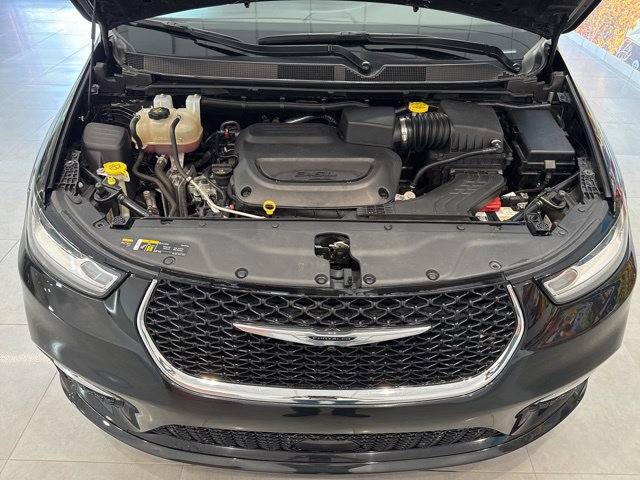 Used 2023 Chrysler Pacifica Touring-L FWD image 52