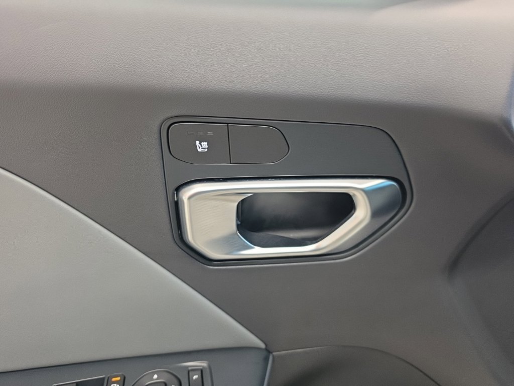 Certified 2026 Kia K4 EX FWD image 33