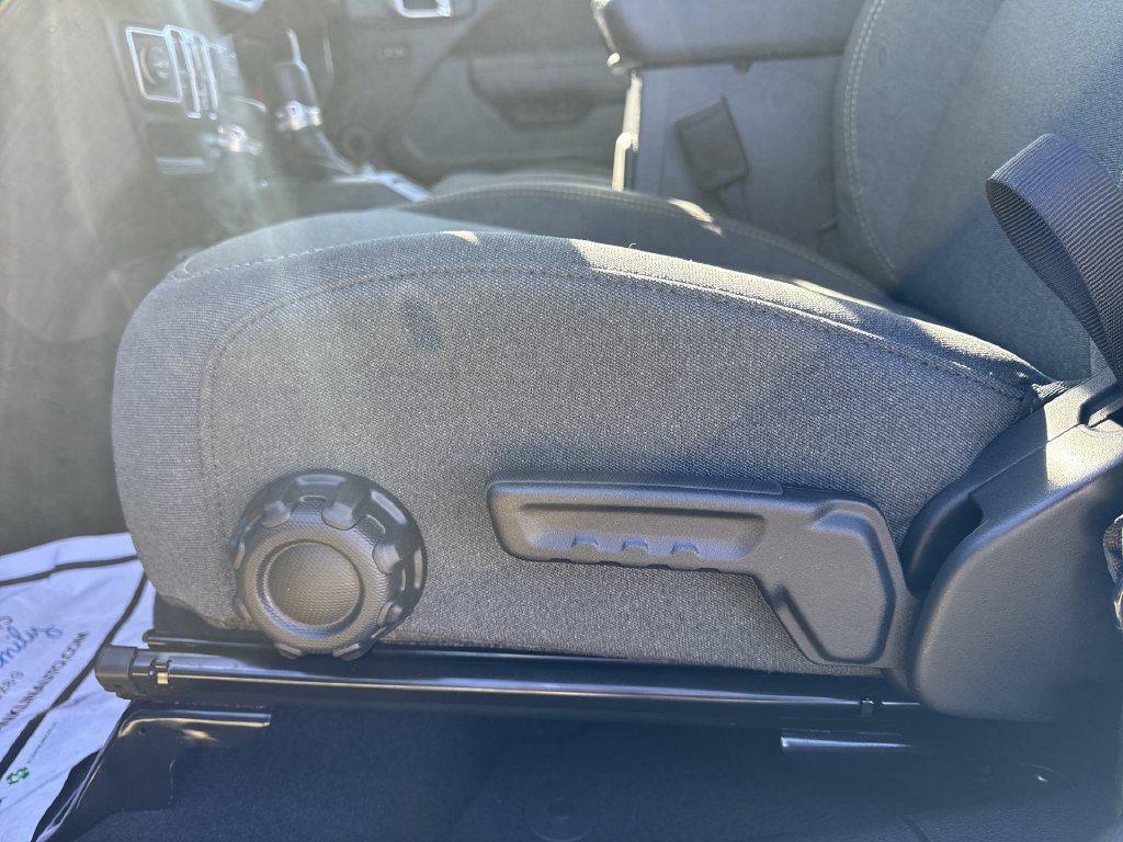 New 2026 Jeep Gladiator Sport AWD/4WD image 12