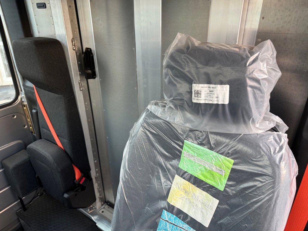 Used 2024 Chevrolet Brightdrop 600 w/ Battery Pack, Max Range image 11