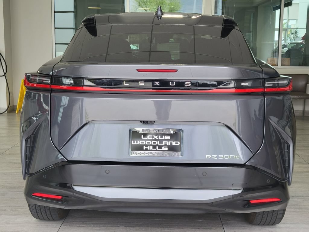 Used 2024 Lexus RZ 300e Premium w/ Technology Package FWD image 4