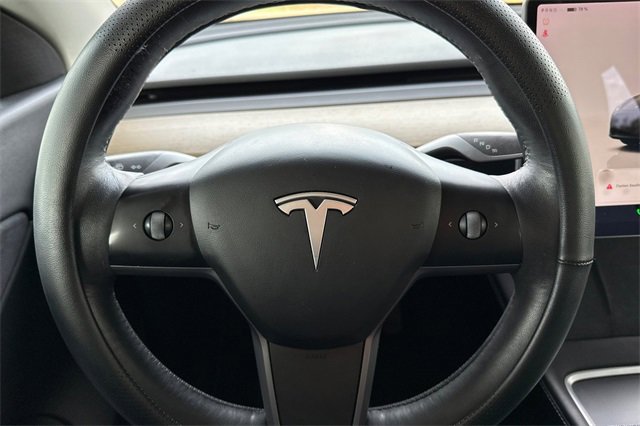 Used 2022 Tesla Model Y Long Range image 29