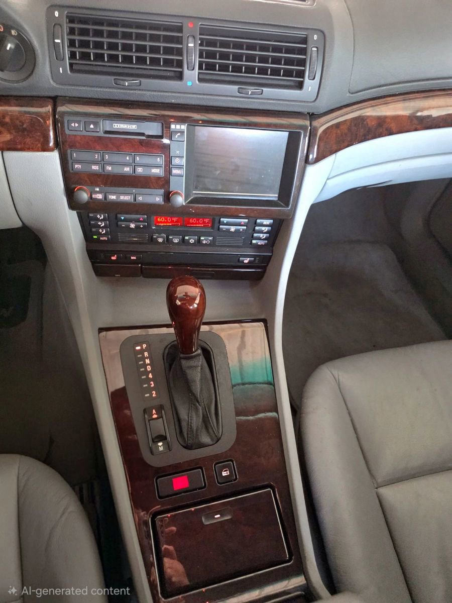 Used 2000 BMW 740i RWD image 31