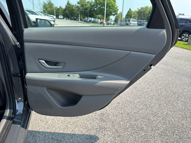Used 2023 Hyundai Elantra SEL w/ Convenience Package FWD image 16