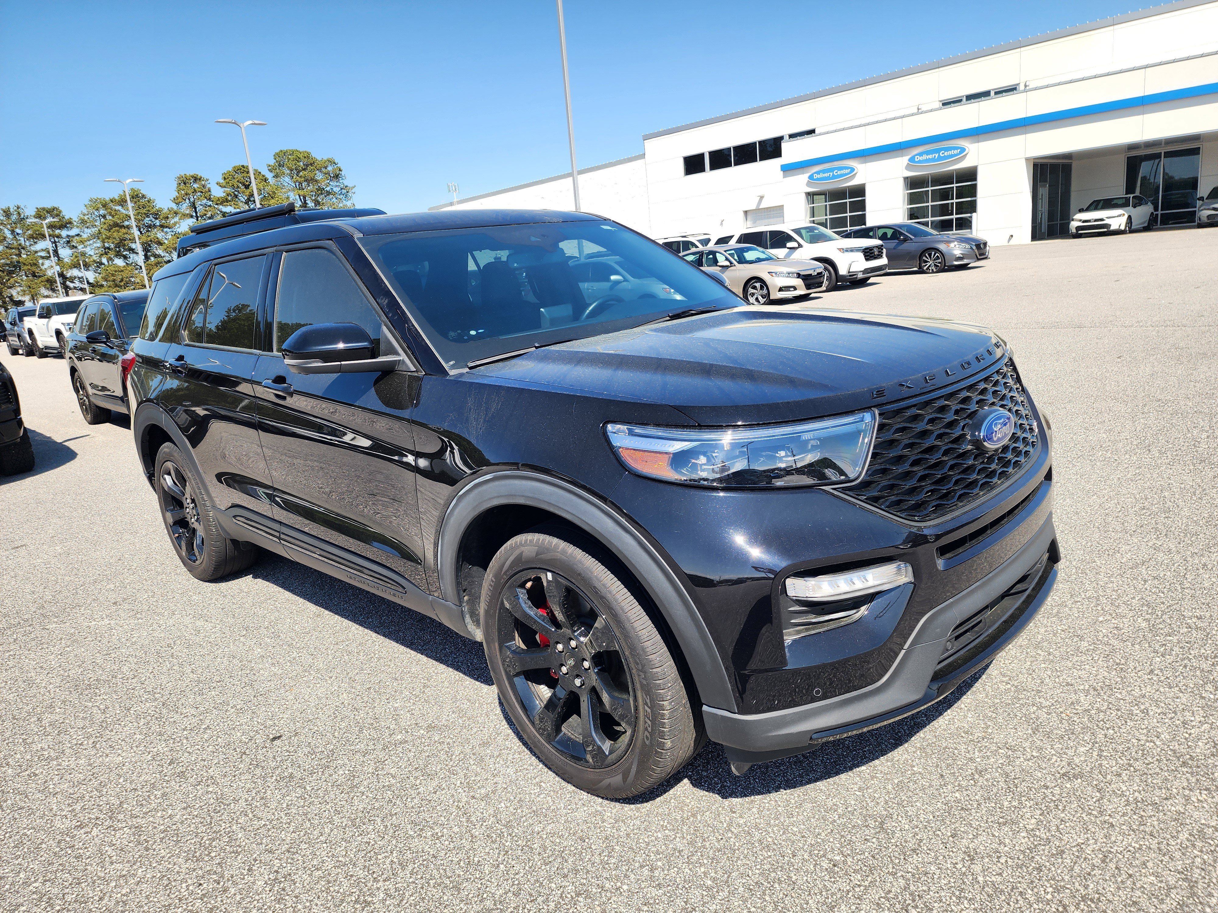 Used 2022 Ford Explorer ST w/ Equipment Group 401A image 2
