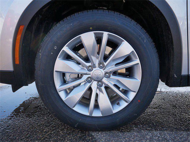 New 2026 Mitsubishi Outlander ES image 3