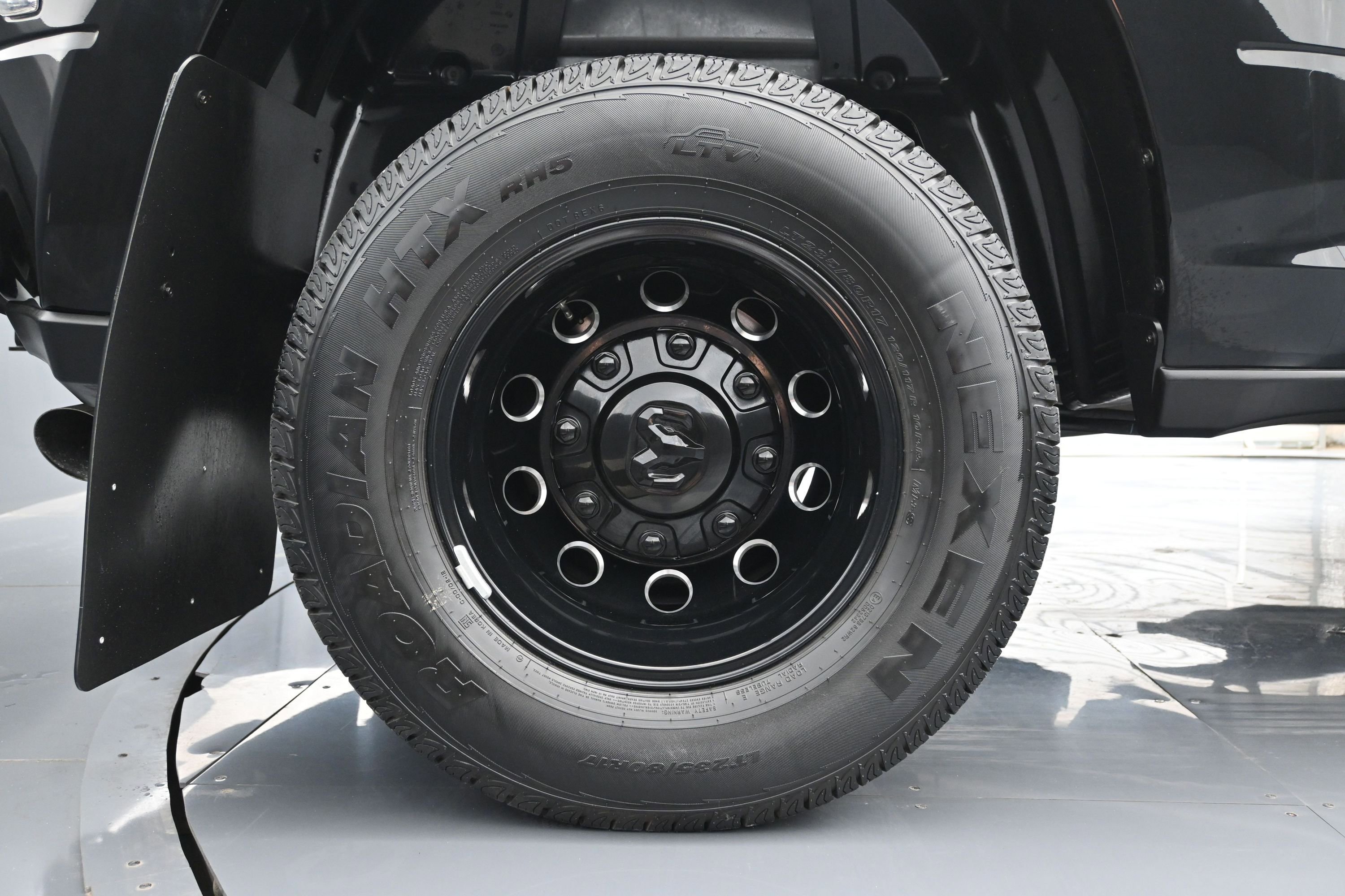 Used 2024 RAM 3500 Laramie w/ Night Edition AWD/4WD image 18