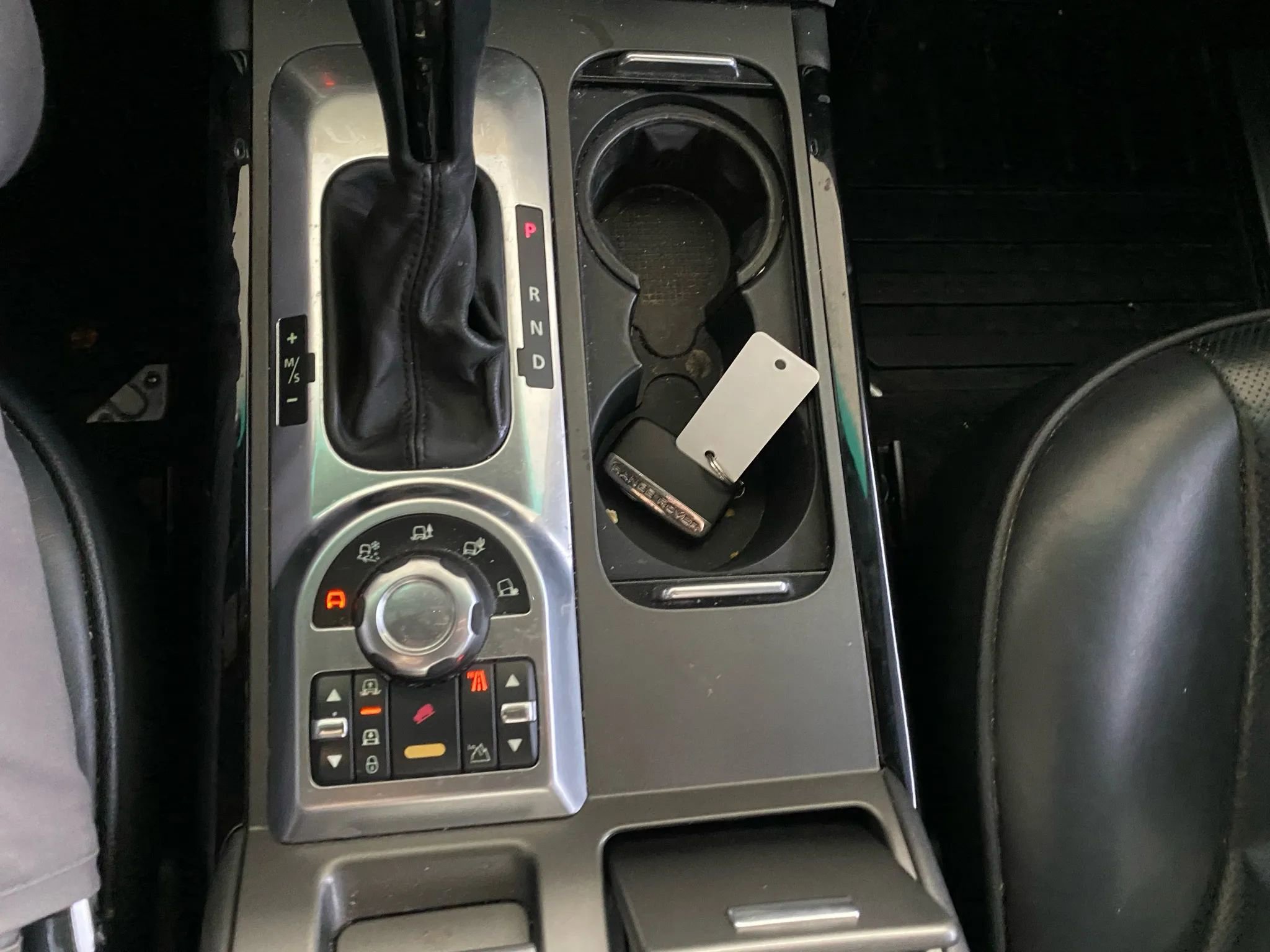 Used 2010 Land Rover Range Rover Supercharged image 9