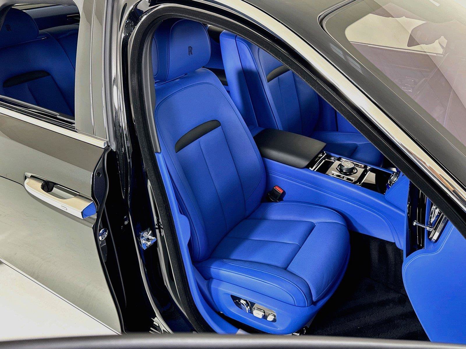 Used 2025 Rolls-Royce Ghost AWD/4WD image 34