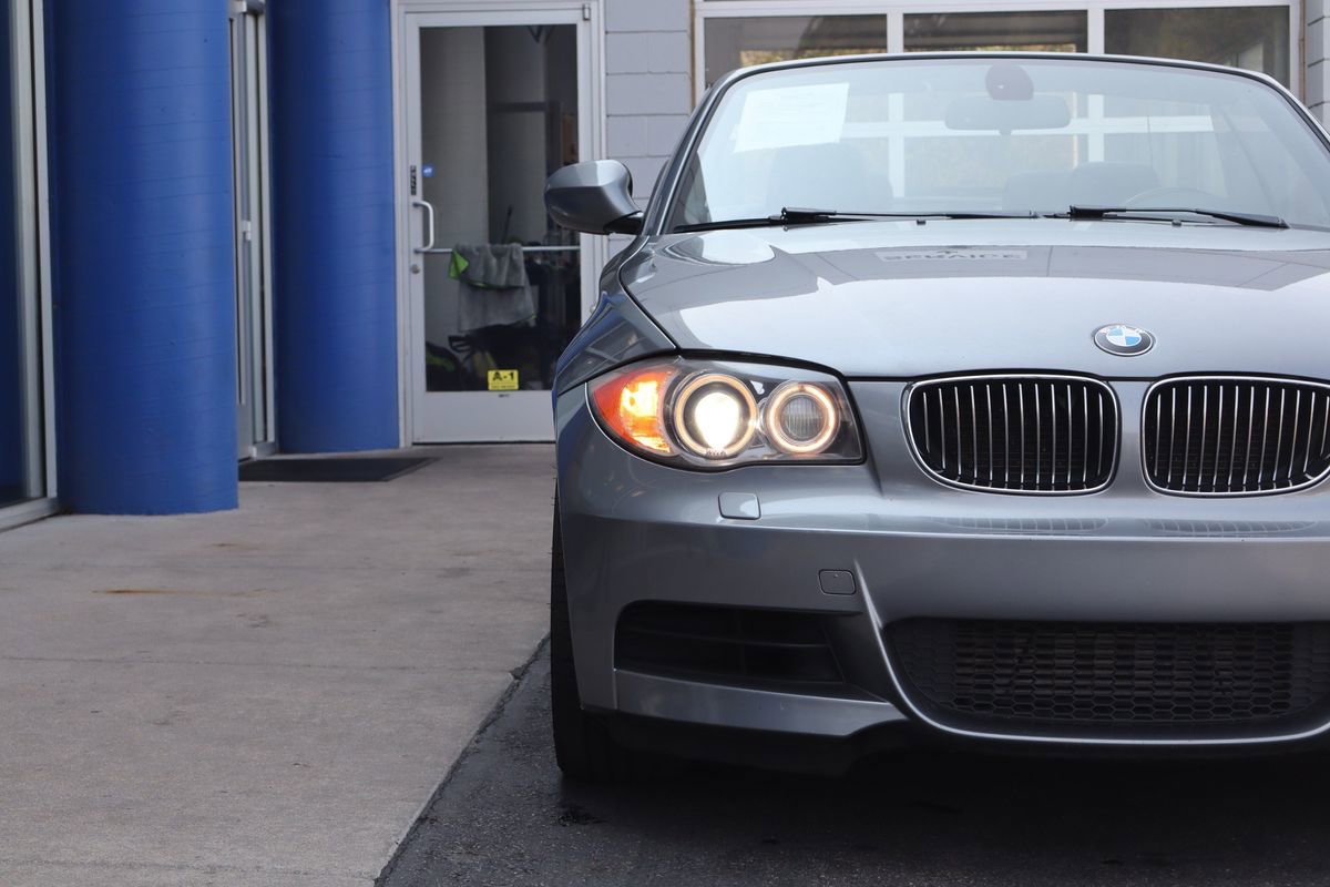 Used 2010 BMW 135i Convertible image 31