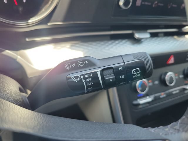 Used 2024 Kia Carnival LX FWD image 25