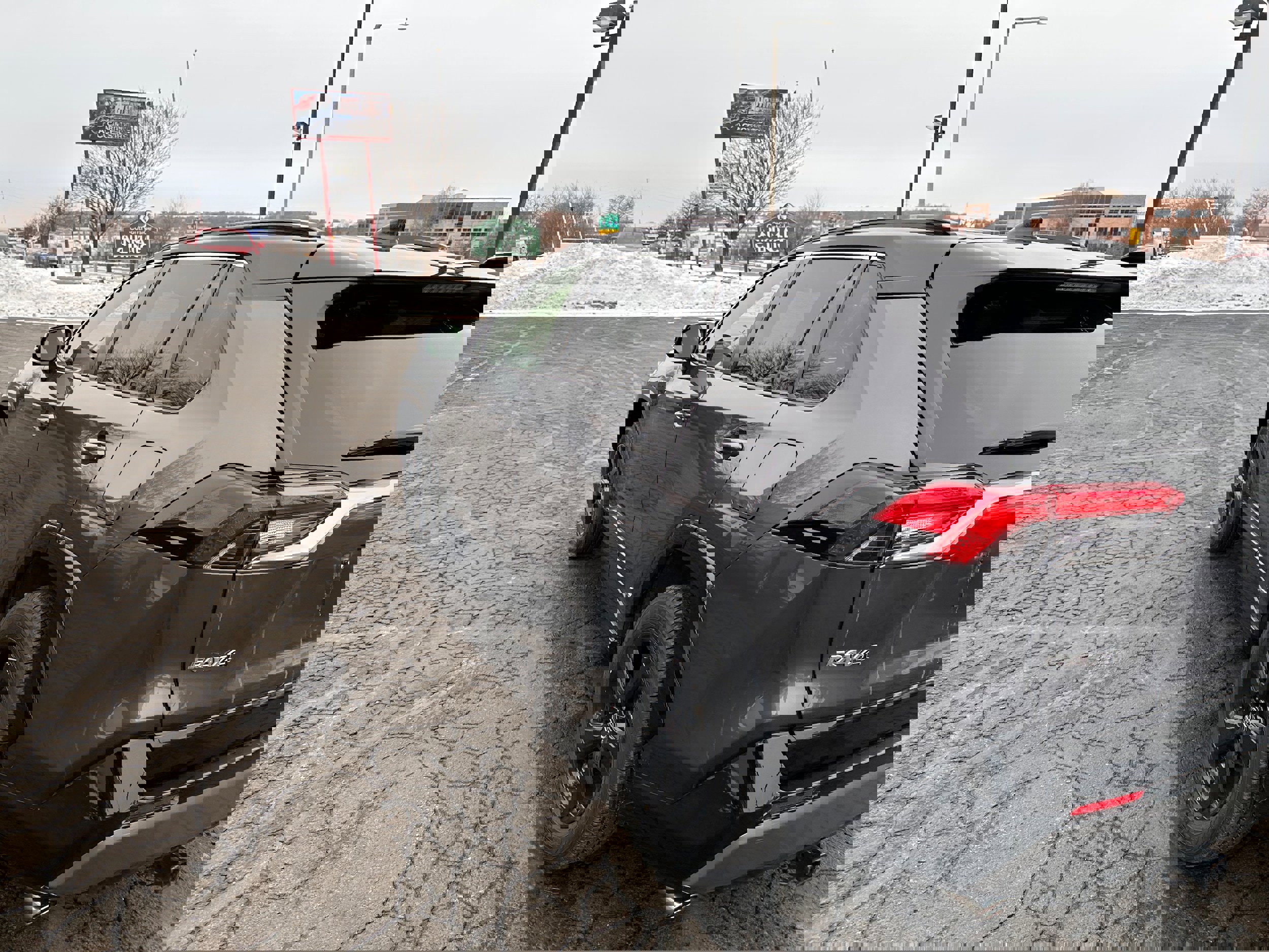 Used 2020 Toyota RAV4 XSE image 5