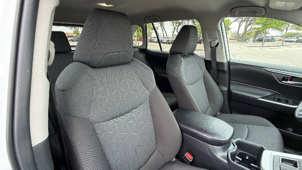 Certified 2025 Toyota RAV4 XLE image 39