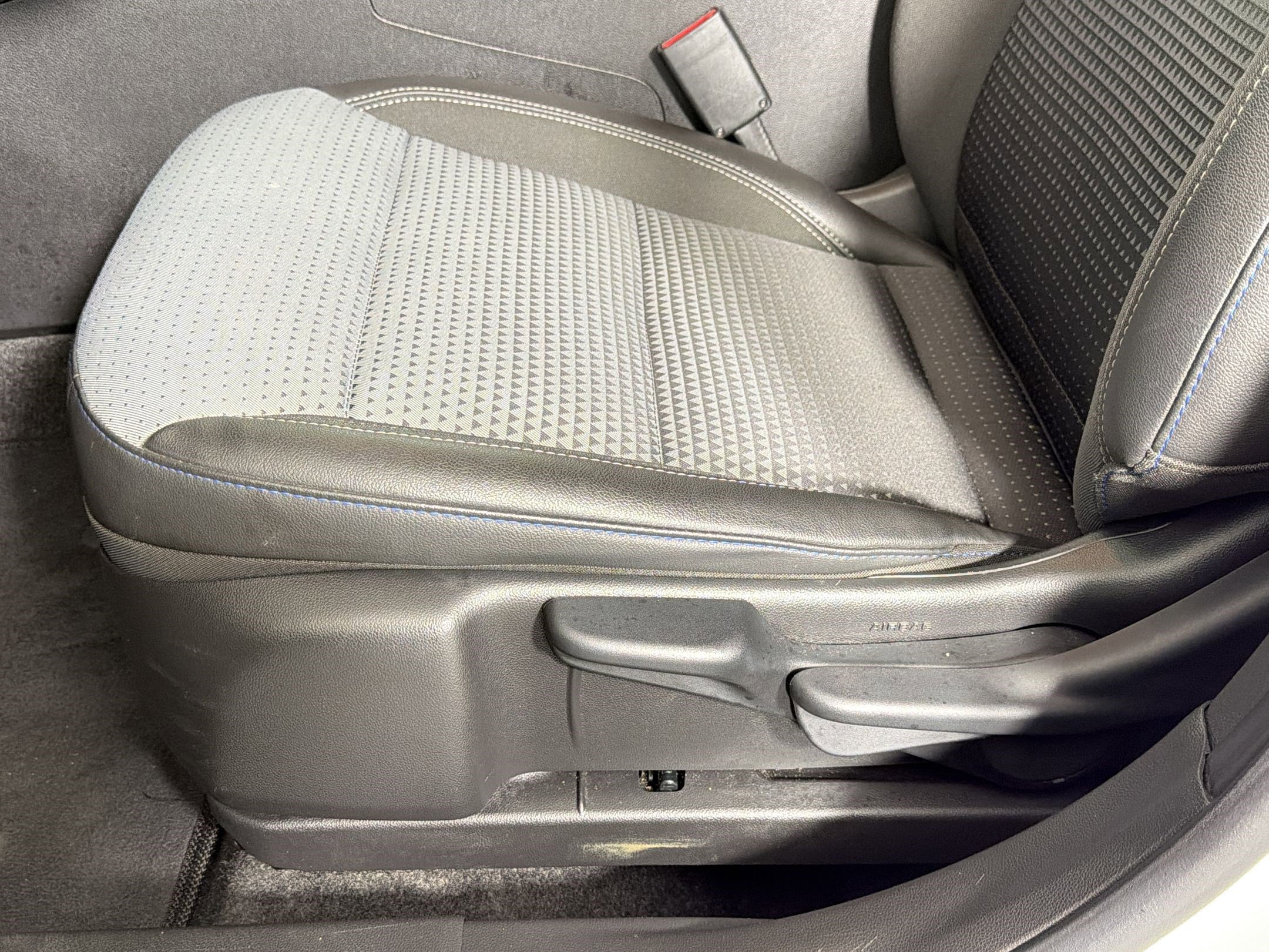 Used 2024 Chevrolet Trax LT FWD image 14