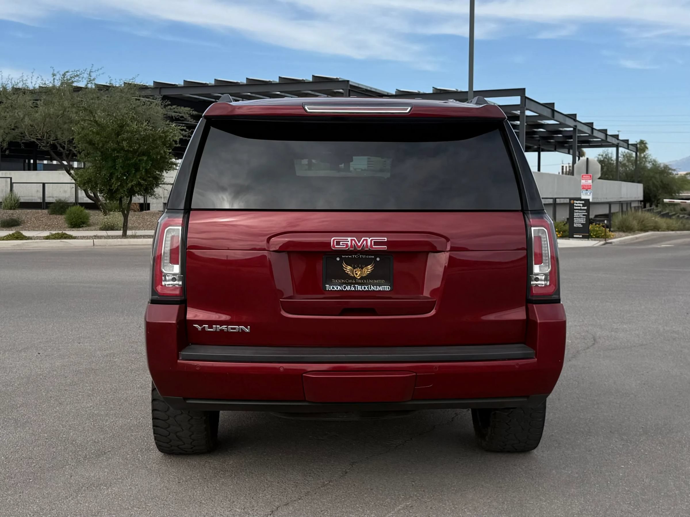 Used 2018 GMC Yukon SLE w/ SLE Value Package RWD image 3