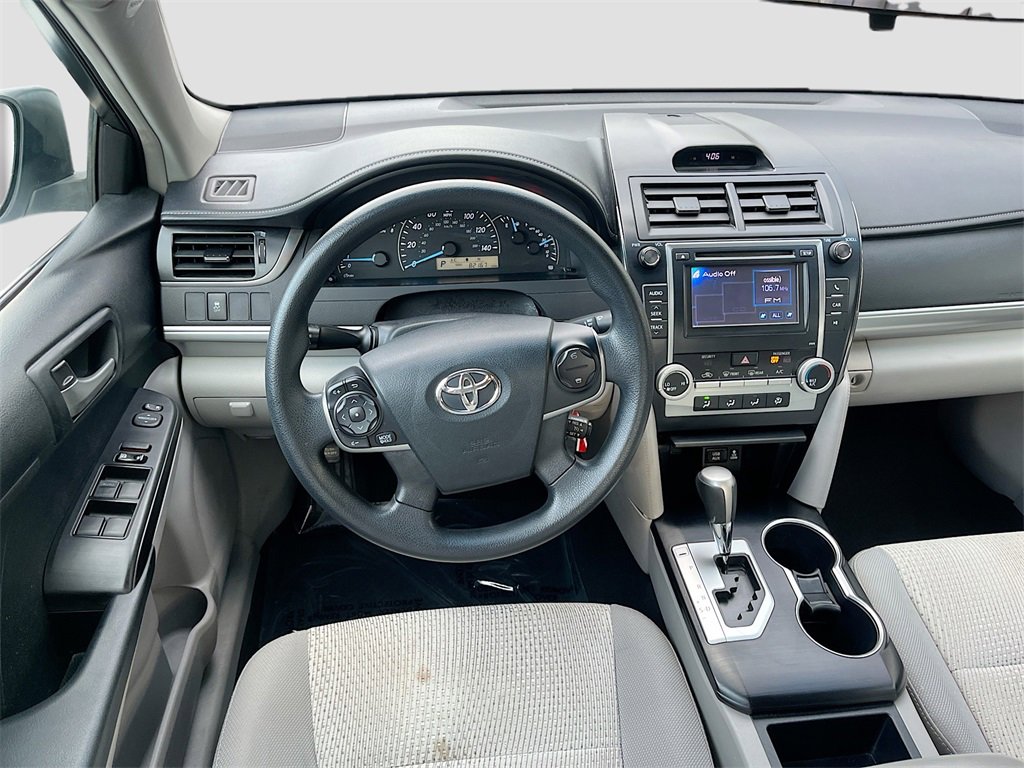 Used 2013 Toyota Camry L image 22