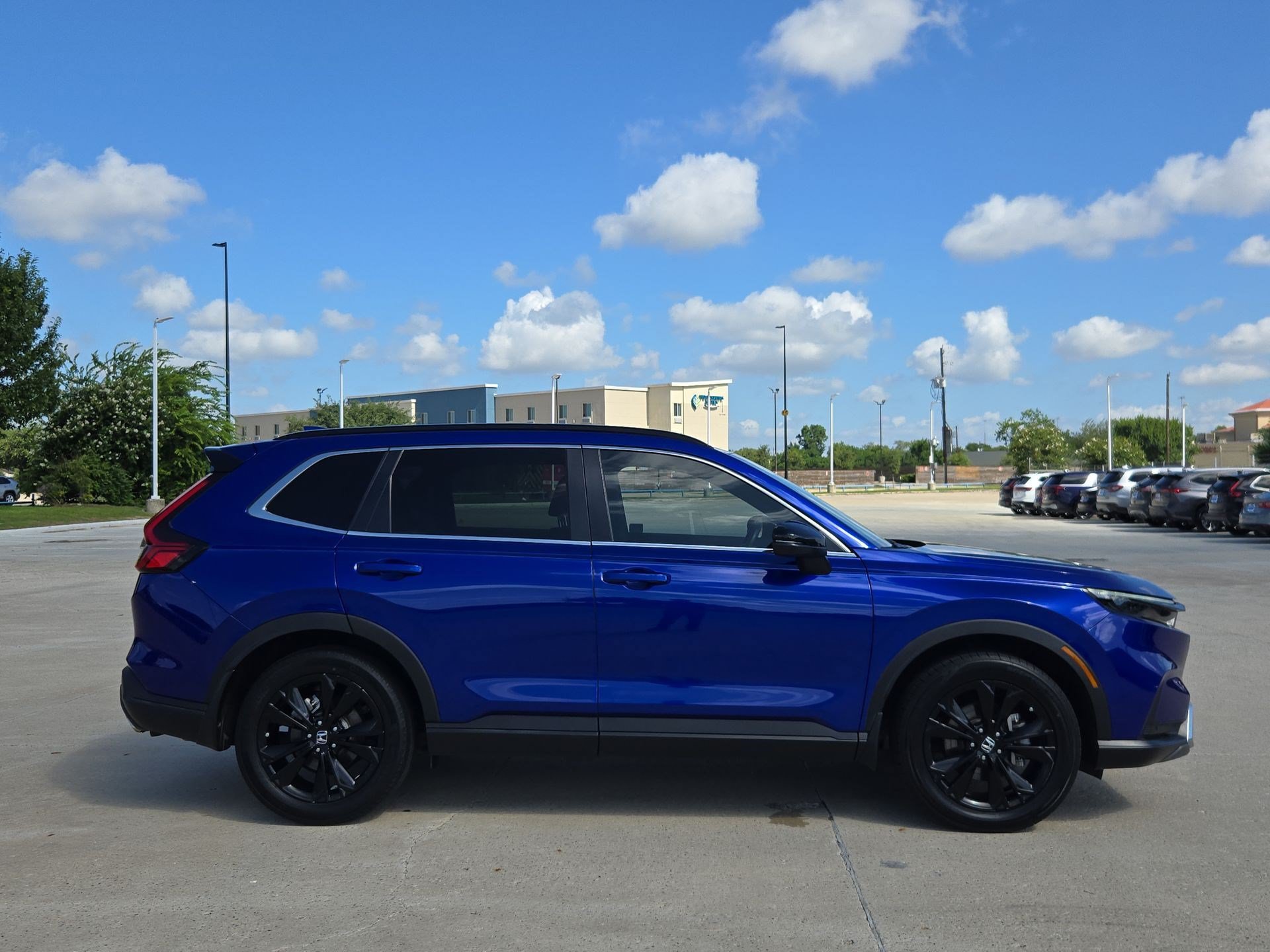 Used 2023 Honda CR-V Sport Touring image 3