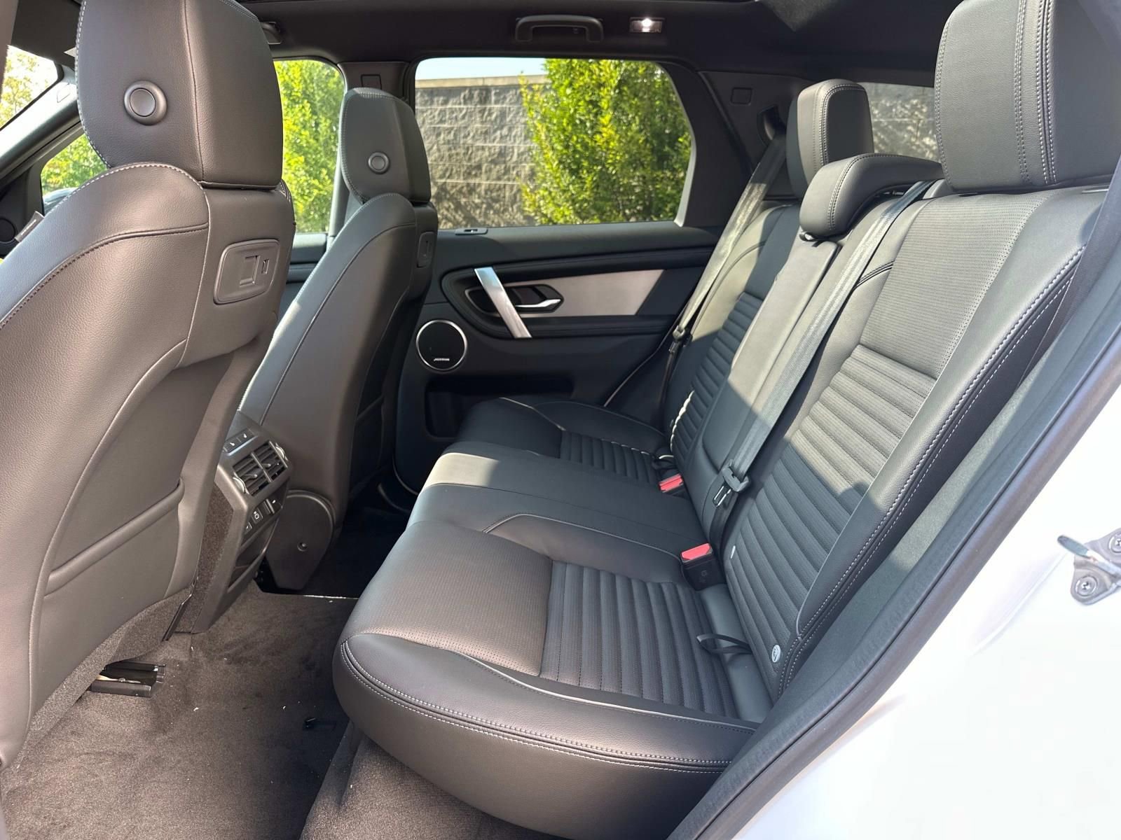 New 2025 Land Rover Discovery Sport Dynamic SE image 19