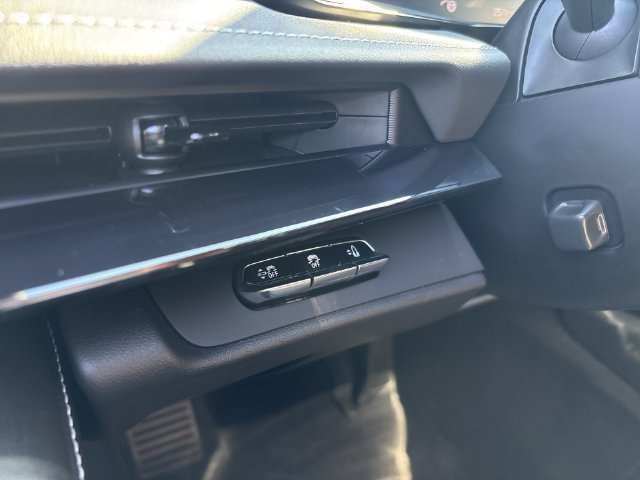 Used 2026 Chevrolet Corvette Z06 w/ Stealth Interior Trim Package RWD image 26