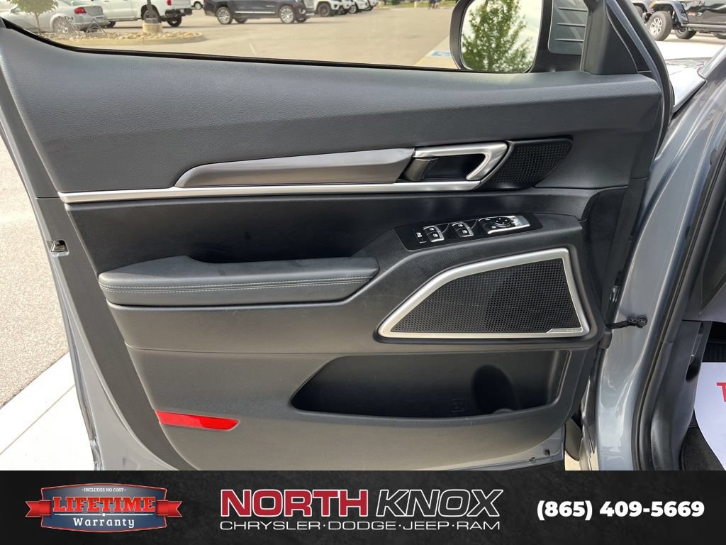 Used 2023 Kia Telluride S w/ S Sunroof Package AWD/4WD image 5