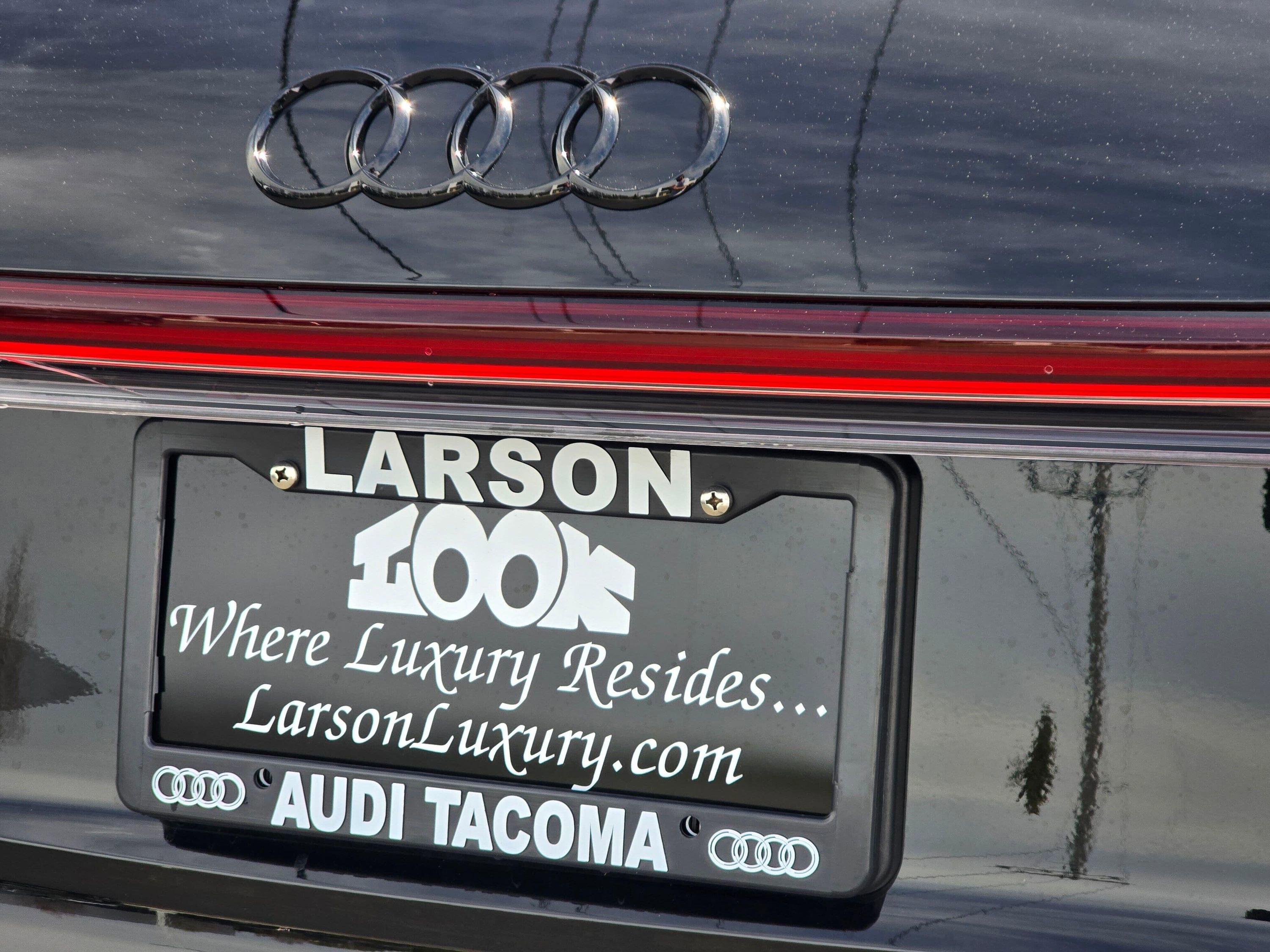 Used 2025 Audi Q4 e-tron Premium w/ Convenience Package AWD/4WD image 32