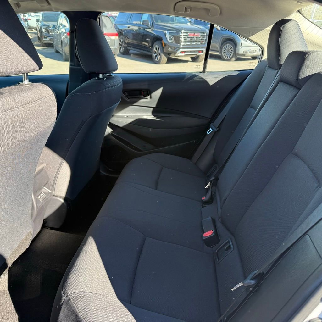 Used 2025 Toyota Corolla LE image 11