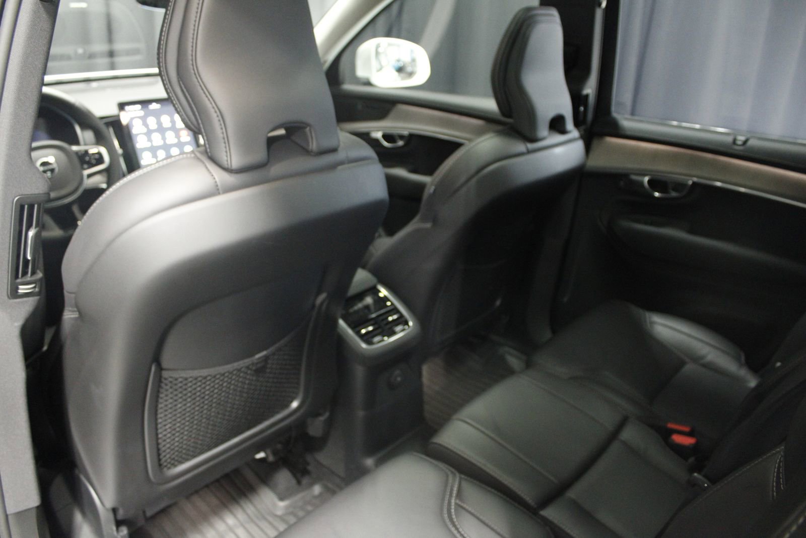 Used 2025 Volvo XC90 T8 Ultra image 32