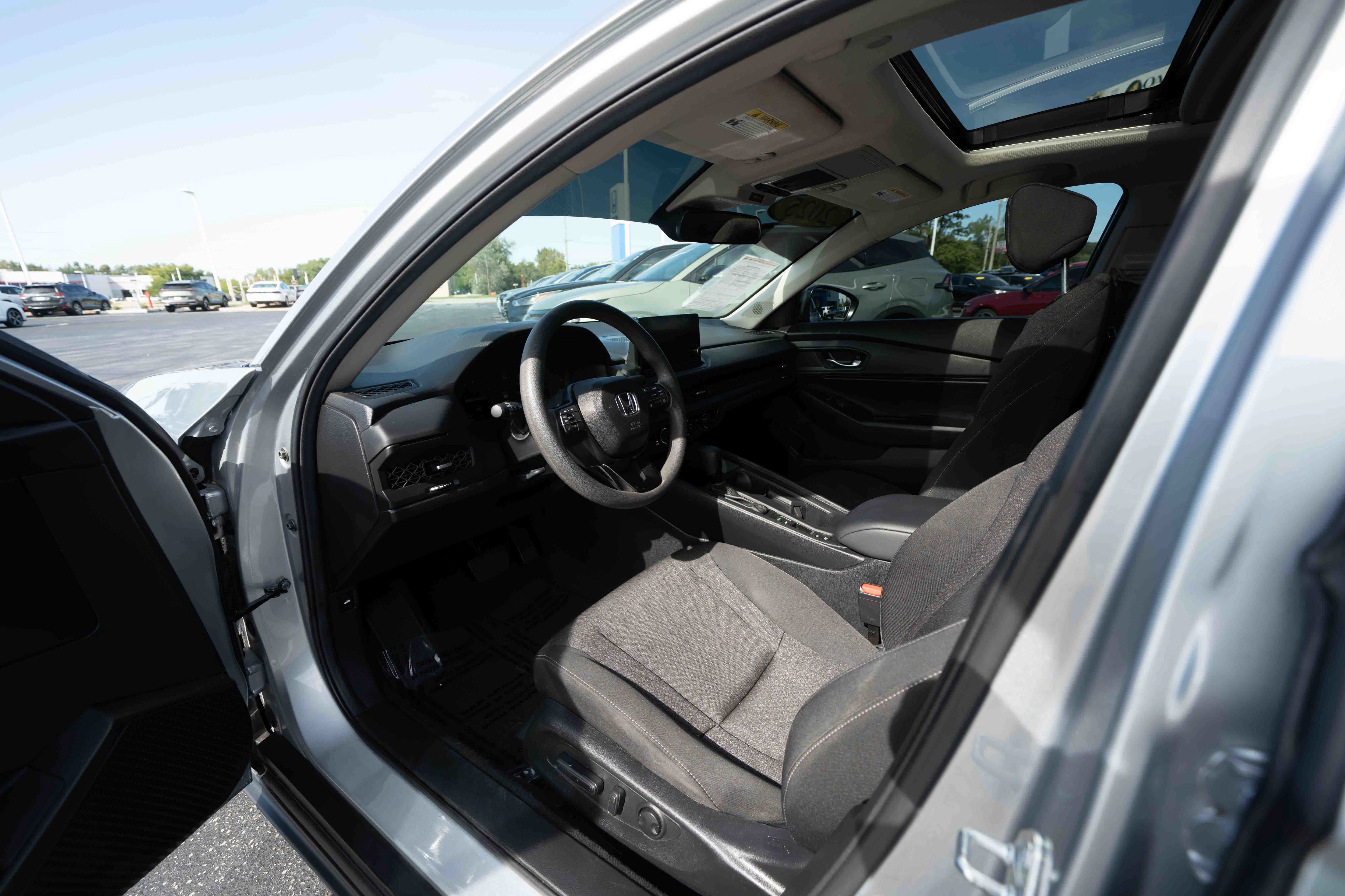 Used 2025 Honda Accord SE image 8