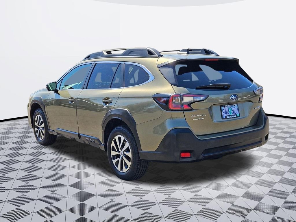 Used 2023 Subaru Outback Premium AWD/4WD image 4