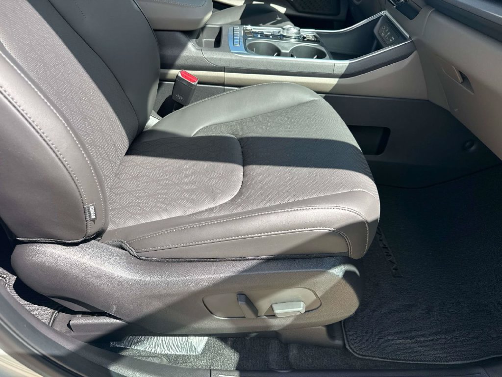 New 2026 Kia Carnival EX FWD image 15