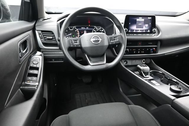 Used 2025 Nissan Rogue S AWD/4WD image 16