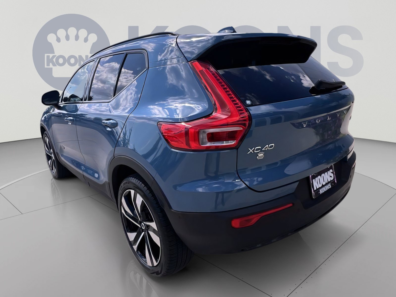 Used 2024 Volvo XC40 B5 Ultimate w/ Protection Package Premier AWD/4WD image 4