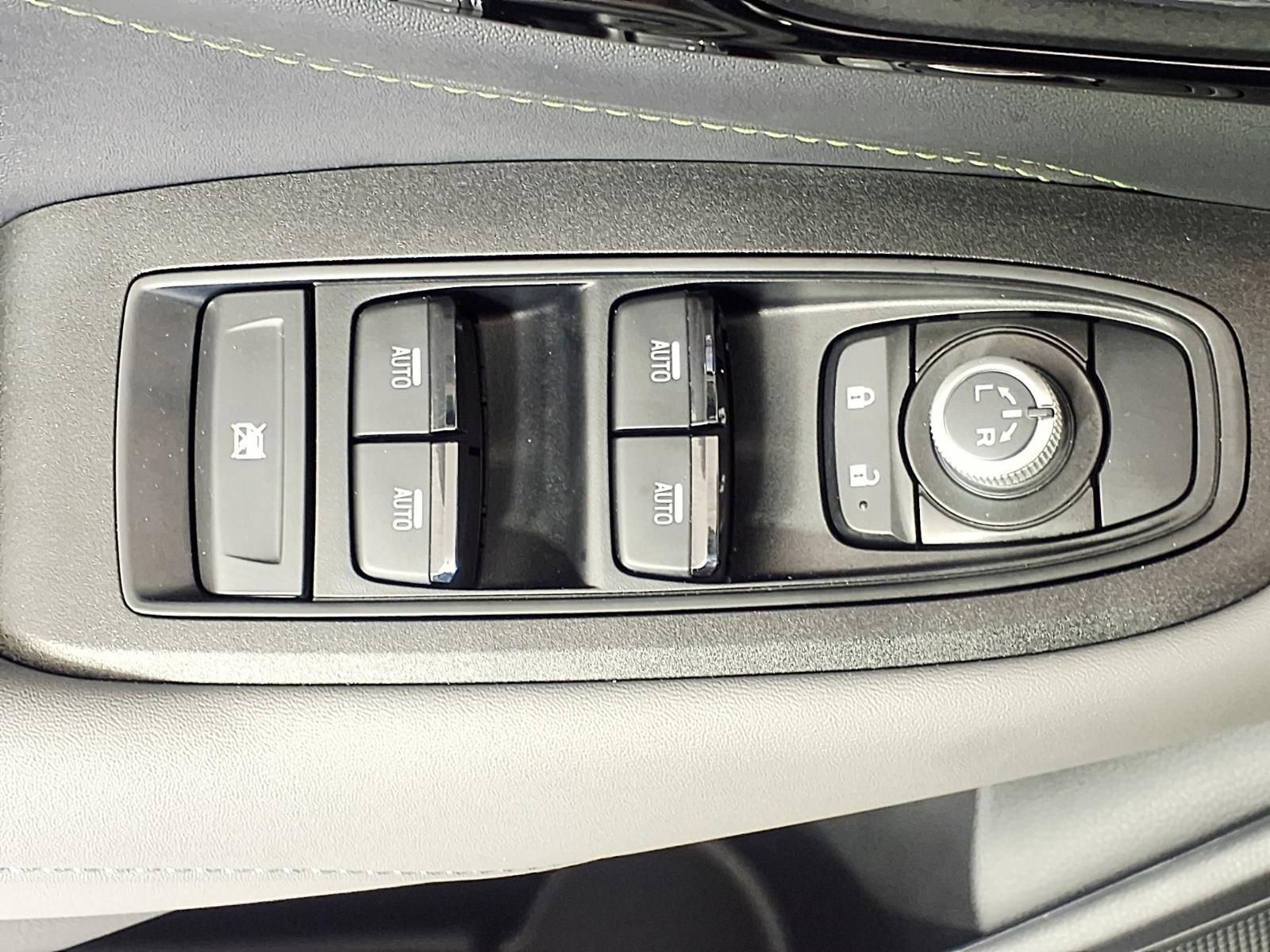 Used 2025 Subaru Outback Onyx Edition image 16