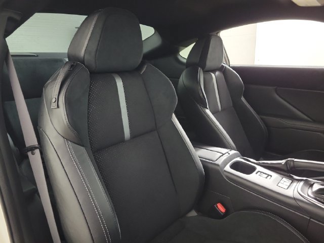 Used 2025 Toyota GR86 Premium RWD image 13