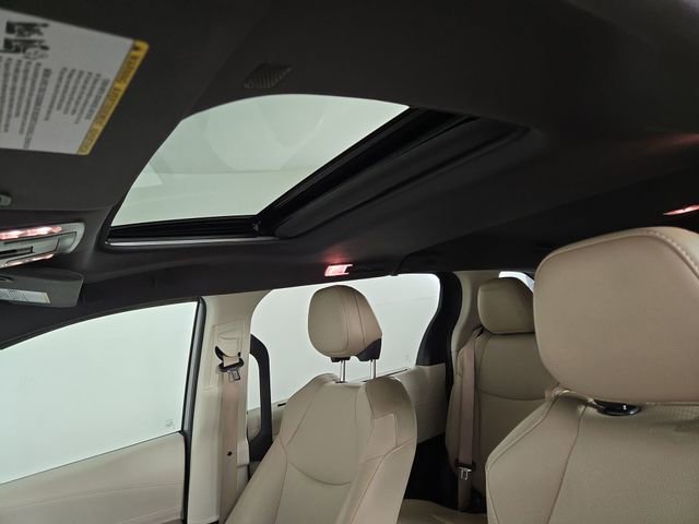 Used 2022 Toyota Sienna XLE w/ XLE Plus Package image 33