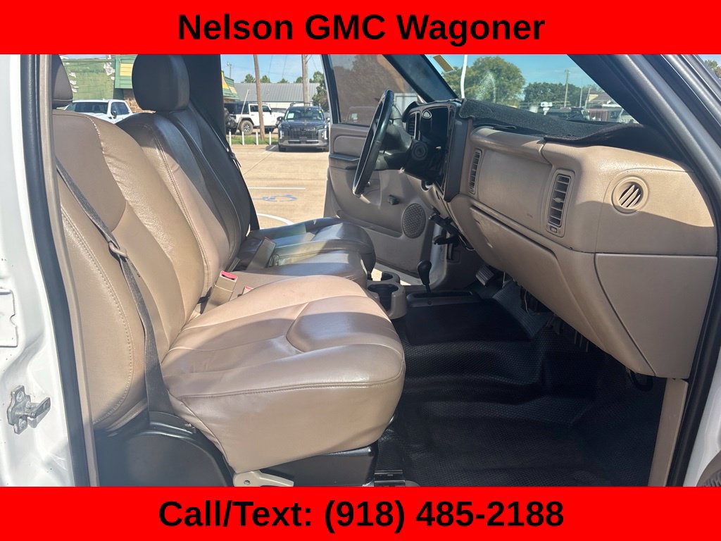 Used 2004 Chevrolet Silverado 3500 4x4 Crew Cab w/ Heavy-Duty Power Package image 25