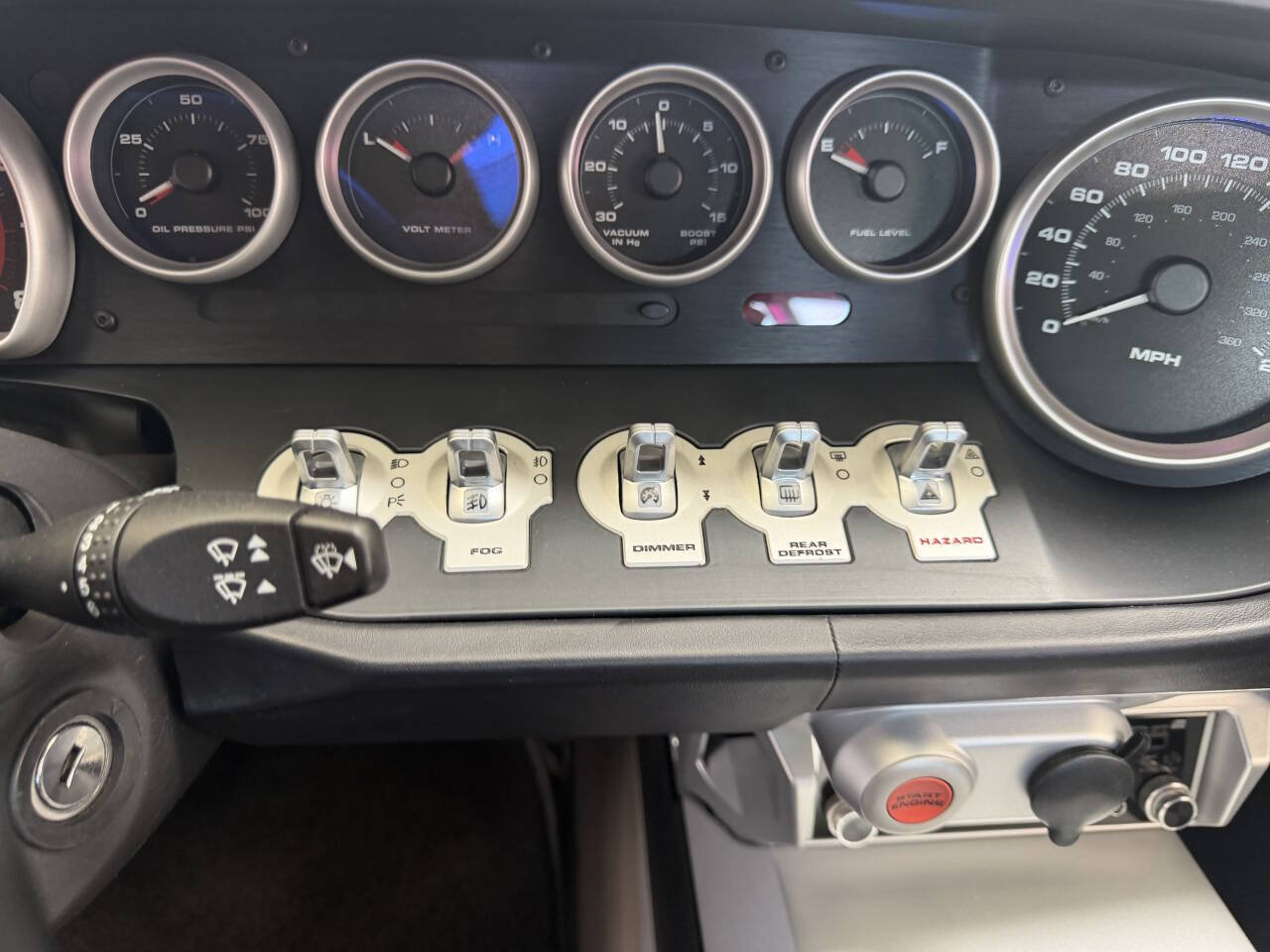 Used 2005 Ford GT RWD image 28