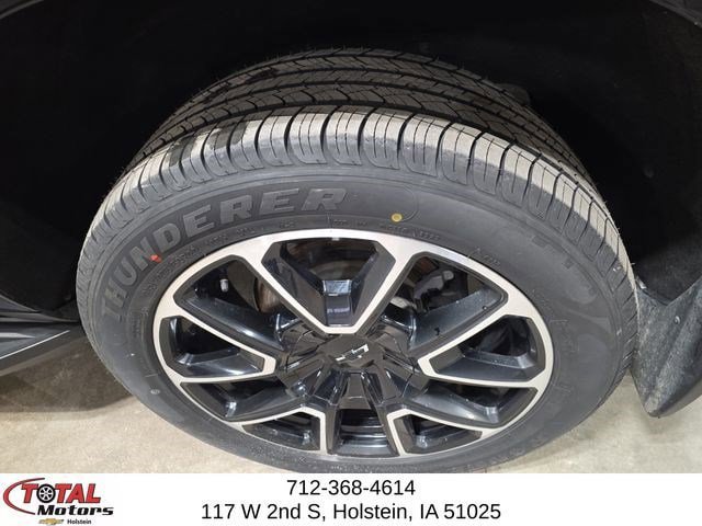 Used 2021 Chevrolet Suburban RST w/ Rear Media and Nav Package AWD/4WD image 10
