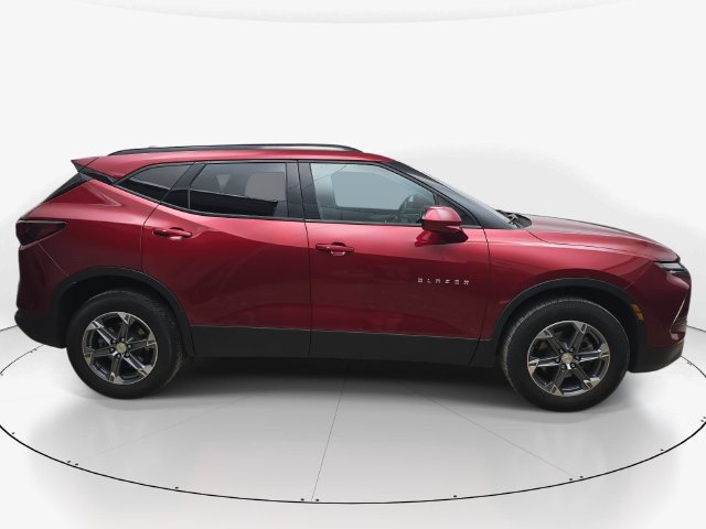 Used 2023 Chevrolet Blazer LT w/ Convenience Package FWD image 4