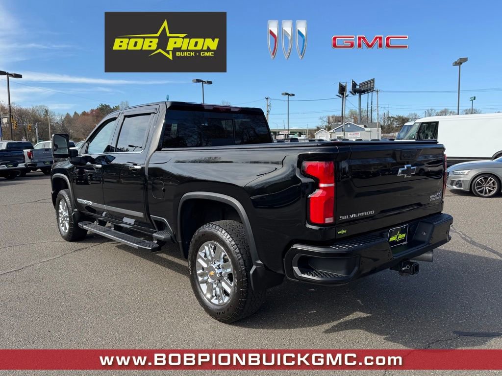 Used 2024 Chevrolet Silverado 2500 High Country w/ Technology Package AWD/4WD image 3