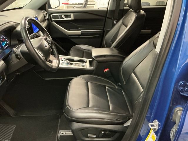 Used 2023 Ford Explorer XLT w/ Equipment Group 202A image 14