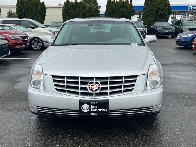 Used 2009 Cadillac DTS w/ Sun And Navigation Package FWD image 6