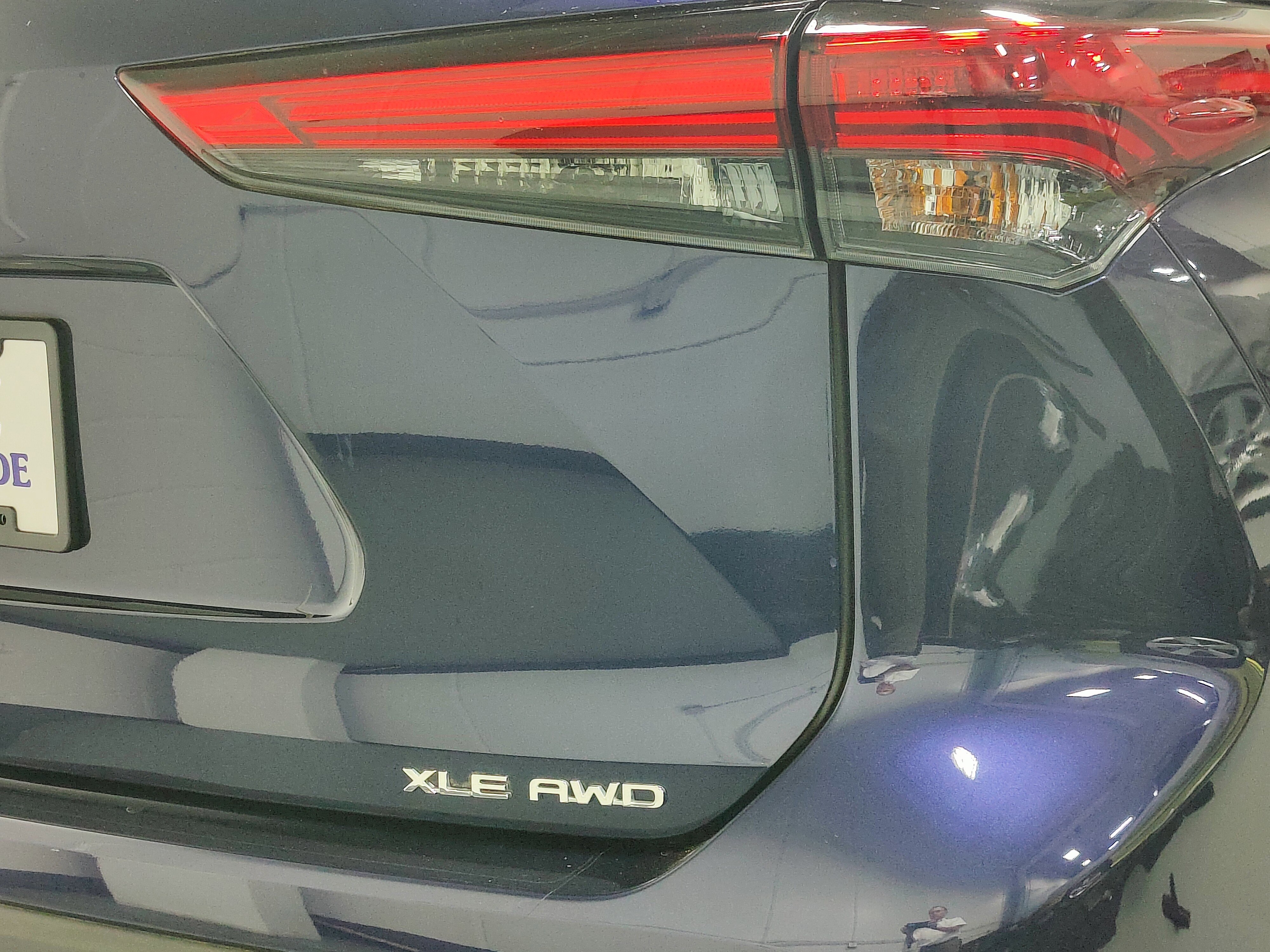 Used 2022 Toyota Highlander XLE image 4