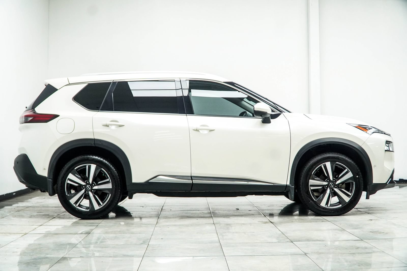 Used 2023 Nissan Rogue SL w/ SL Premium Package FWD image 8
