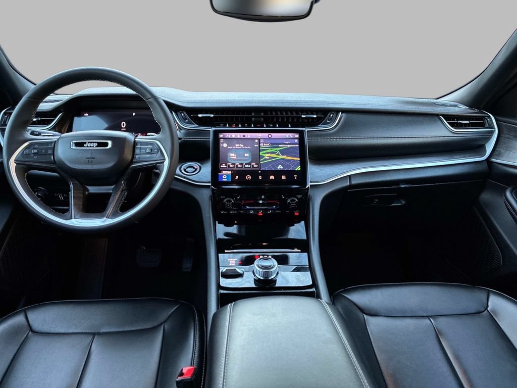 Used 2024 Jeep Grand Cherokee L Limited w/ Black Appearance Package AWD/4WD image 19