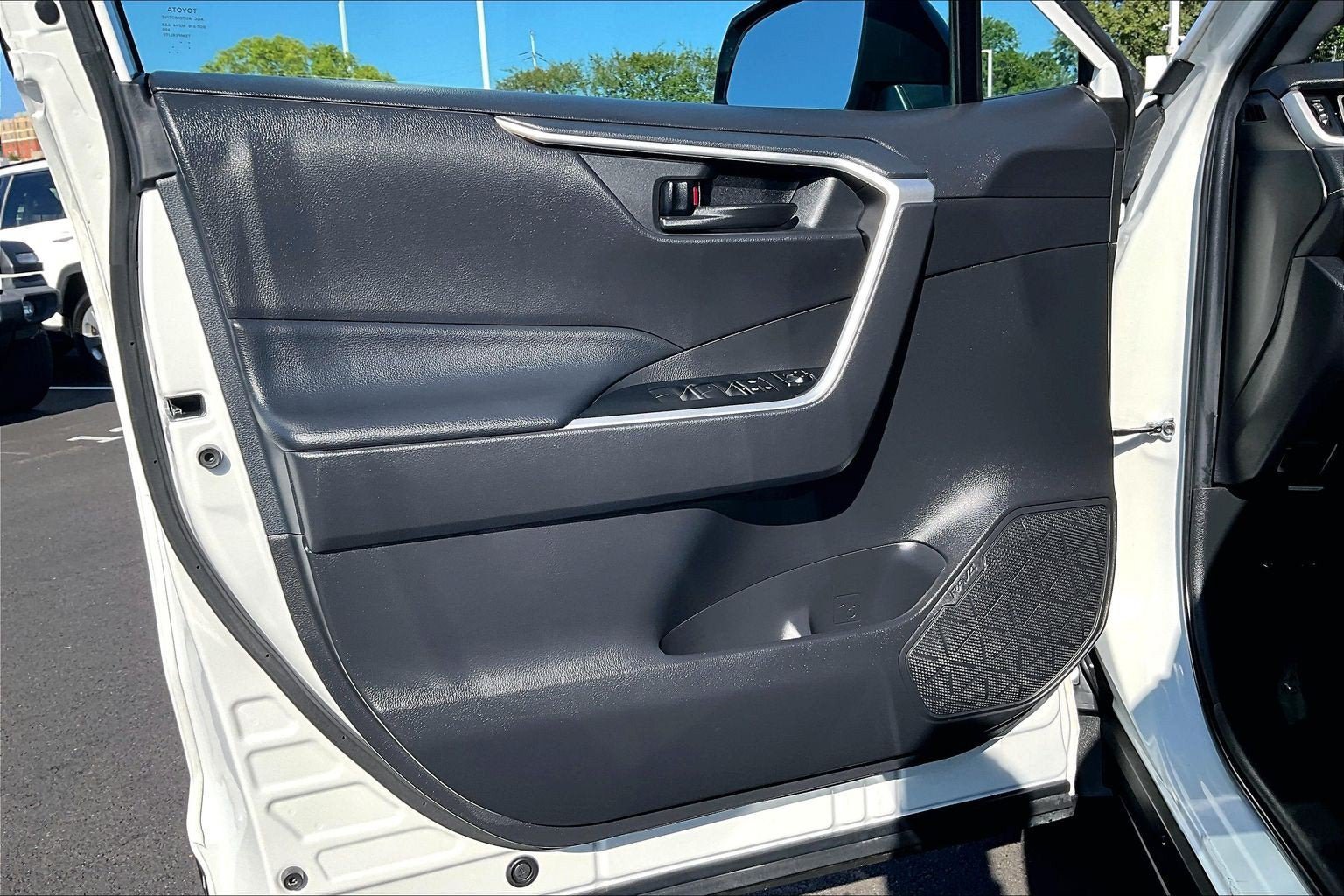 Used 2023 Toyota RAV4 LE AWD/4WD image 21