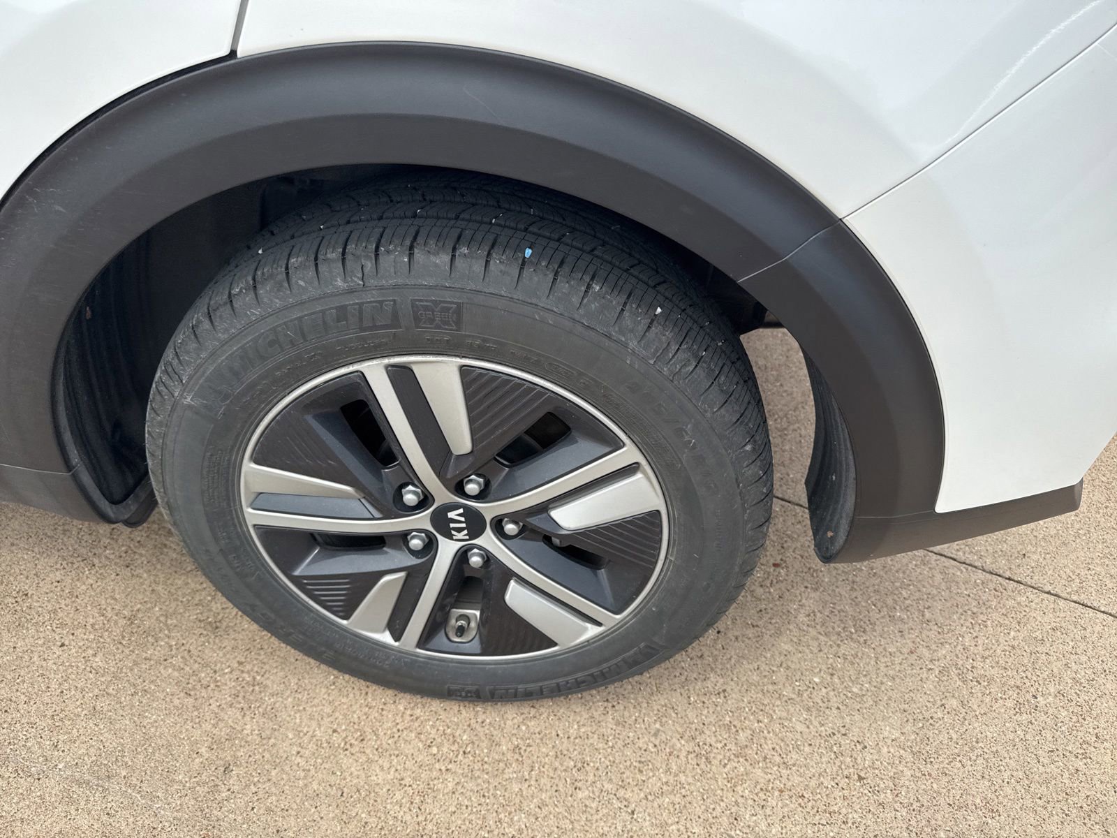 Used 2021 Kia Niro EX Premium FWD image 10