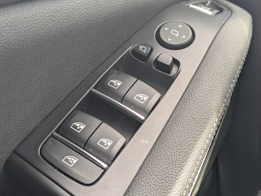 Used 2021 BMW X5 sDrive40i w/ Premium Package RWD image 11