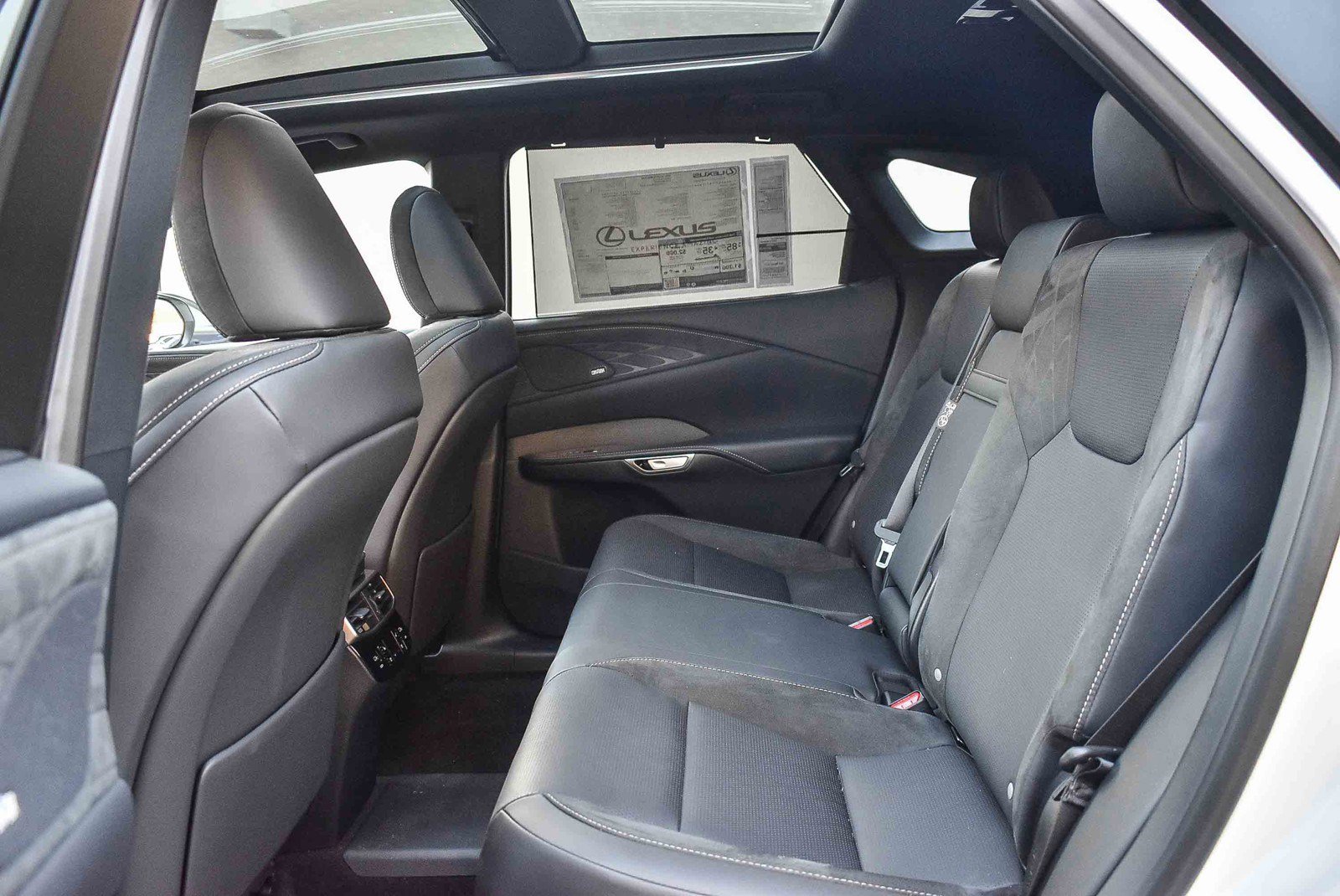 New 2026 Lexus RX 450h AWD image 18